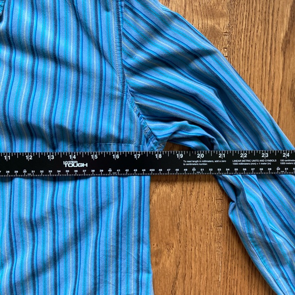 Columbia Vintage Woman’s Button Down Shirt. Fitted, Rounded Hem, Cotton, Size M - Picture 5 of 13